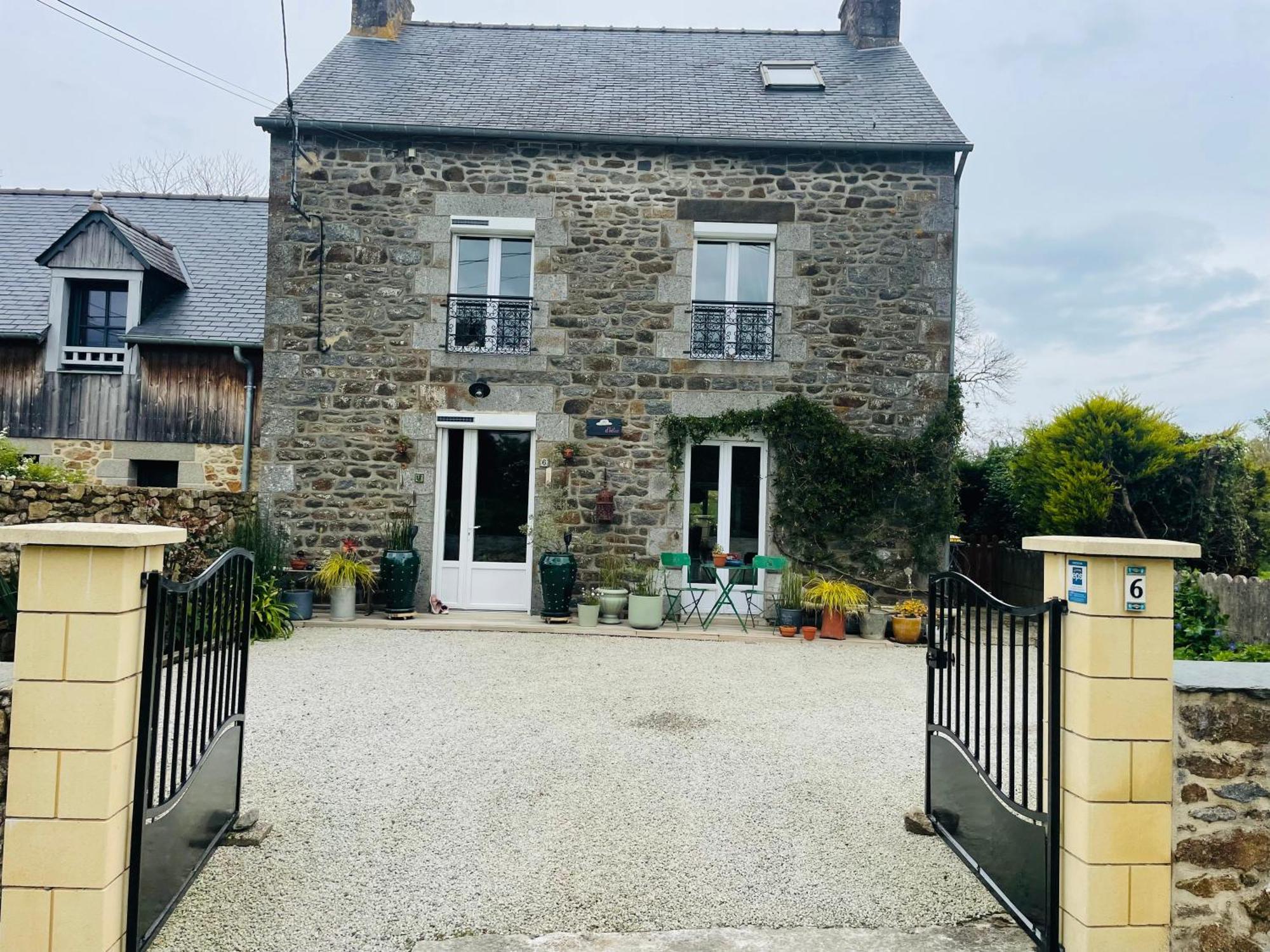 Апартаменты Chez Trotro Saint-Pierre-de-Plesguen Экстерьер фото